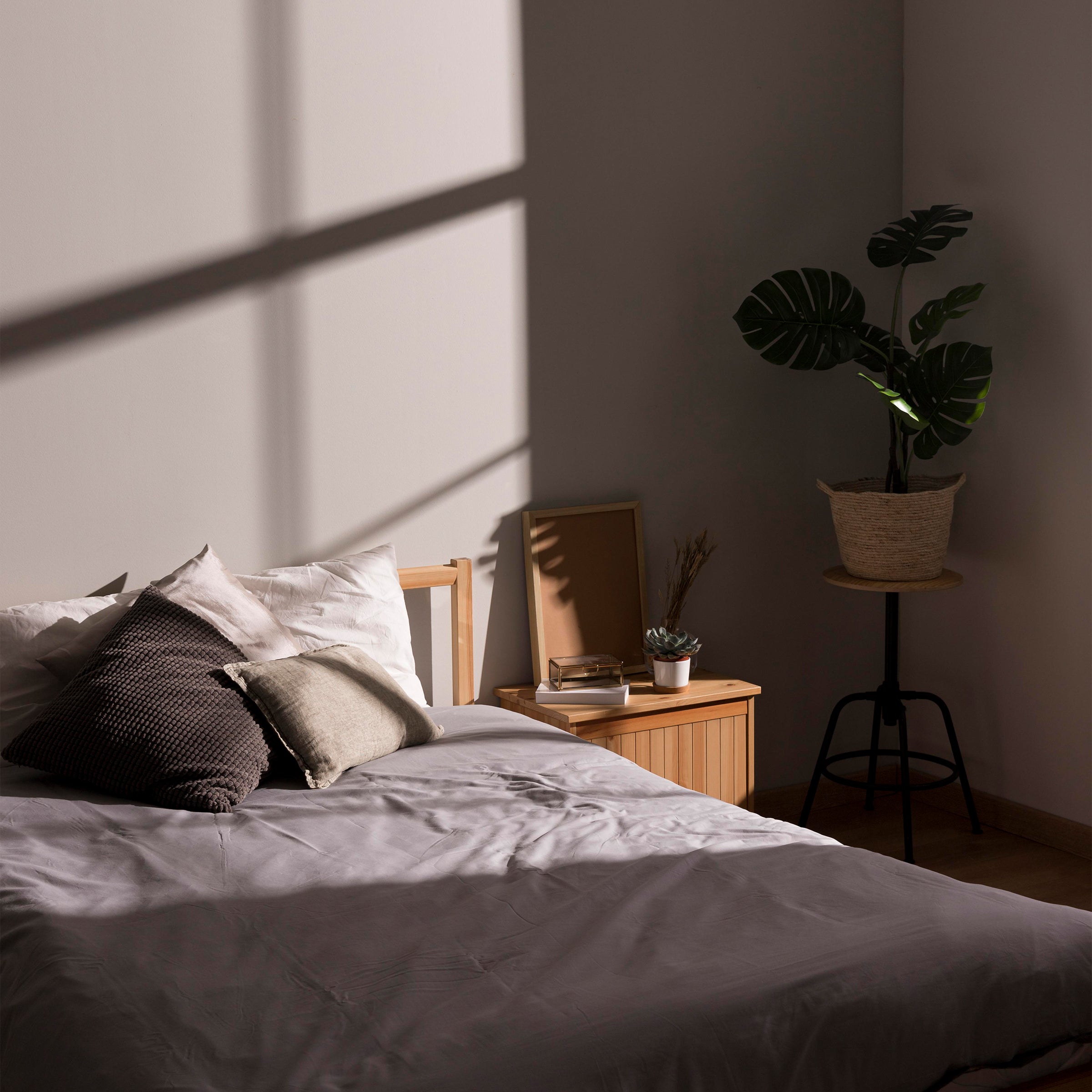 Easy Ways to Refresh Your Bedroom on a Budget